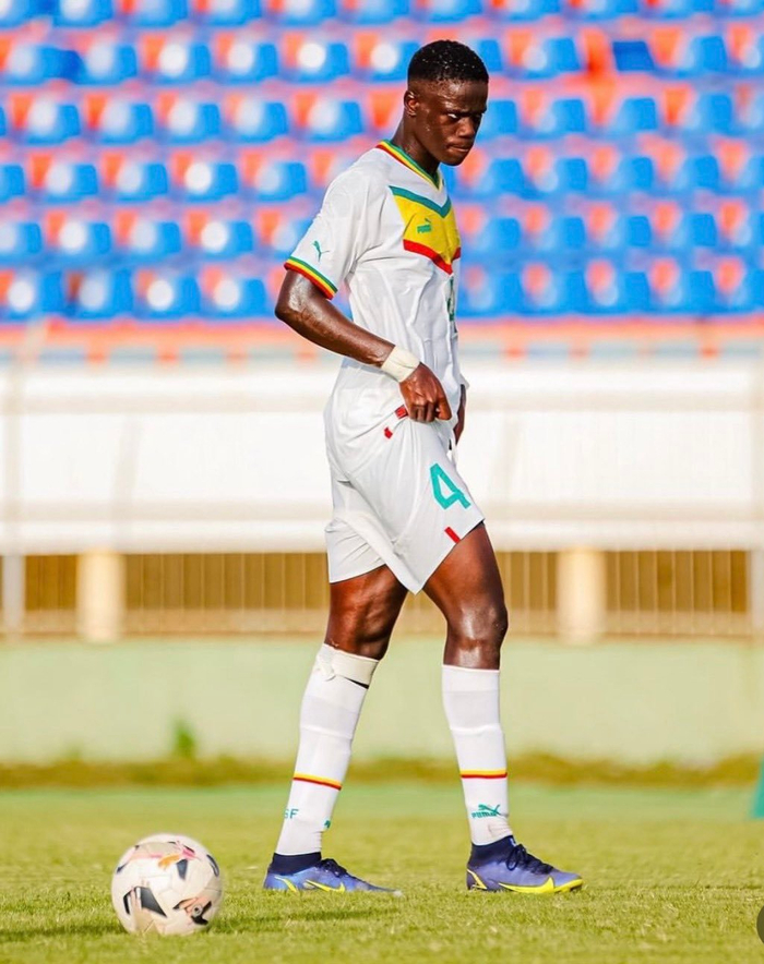 kaiyun安全登录-米兰75万欧签下18岁塞内加尔中卫西塞|AC米兰|中后卫|意大利|马利克·西塞|非欧名额_新浪体育_新浪新闻