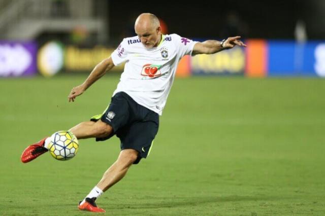 kaiyun体育网-阿利松力荐 塔法雷尔成利物浦门将教练！